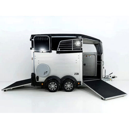 Ifor Williams HBX 511 remolque para caballos con salida frontal