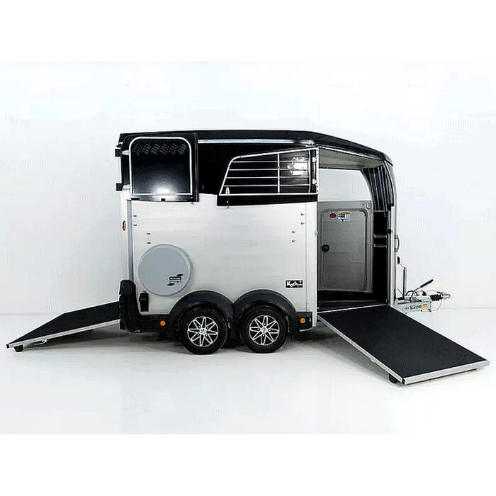Ifor Williams HBX 511 remolque para caballos con salida frontal