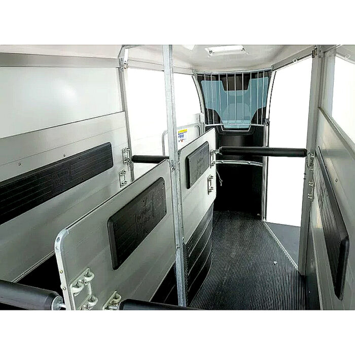 Ifor Williams HBX 511 remolque para caballos con salida frontal - Imagen 11
