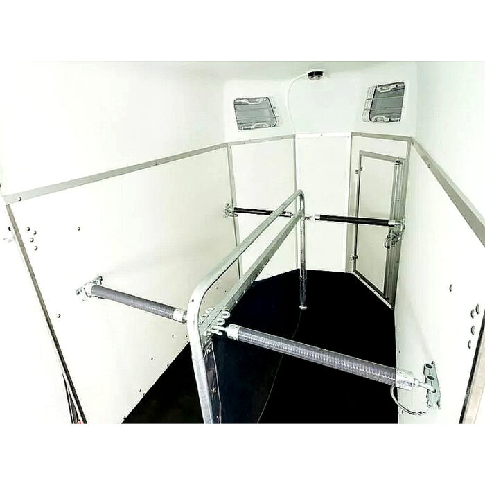Blomert ISI Blitz Madera Remolque para Caballos 2 plazas, 1700 kg - Imagen 4