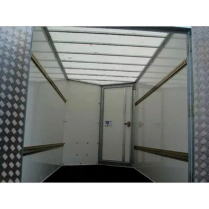 Ifor Williams BV remolque cerrado 2,7t – Robusto y versátil - Imagen 7