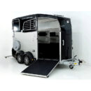 Ifor Williams HBX 511 remolque para caballos con salida frontal