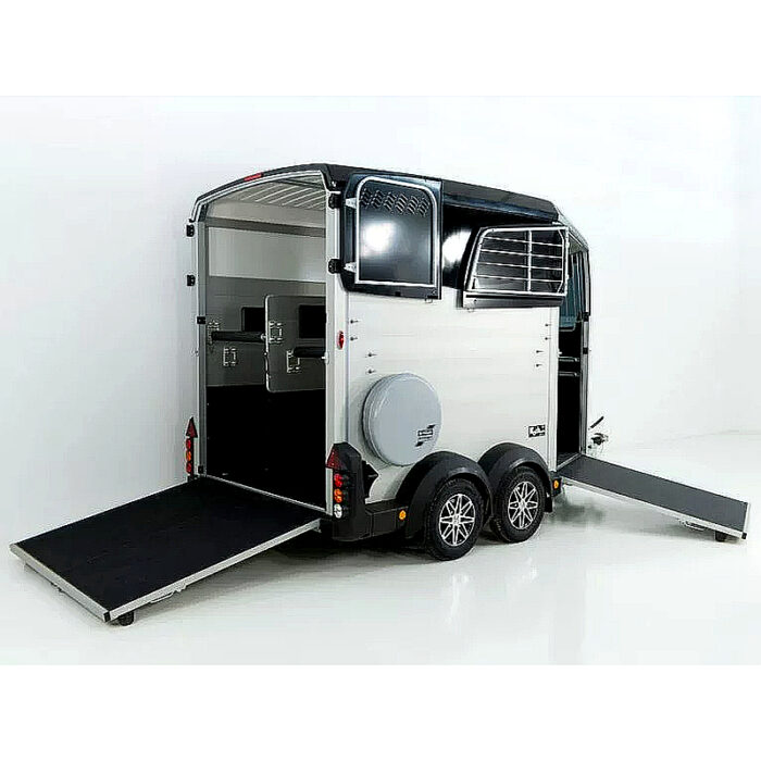 Ifor Williams HBX 511 remolque para caballos con salida frontal - Imagen 7
